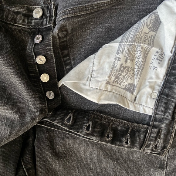 Levi’s 501 - Picture 2 of 4